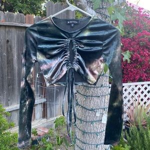Motel x iris stivi crop top in abstract camo